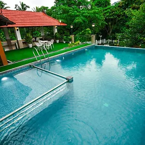 rainland-athirappilly.kerala-hotels.net/