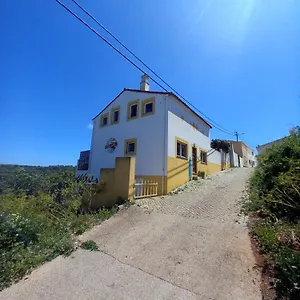 On The Hill Hostal Raposeira (Faro)