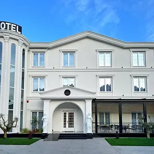 reign.hotels-in-tirana.com/
